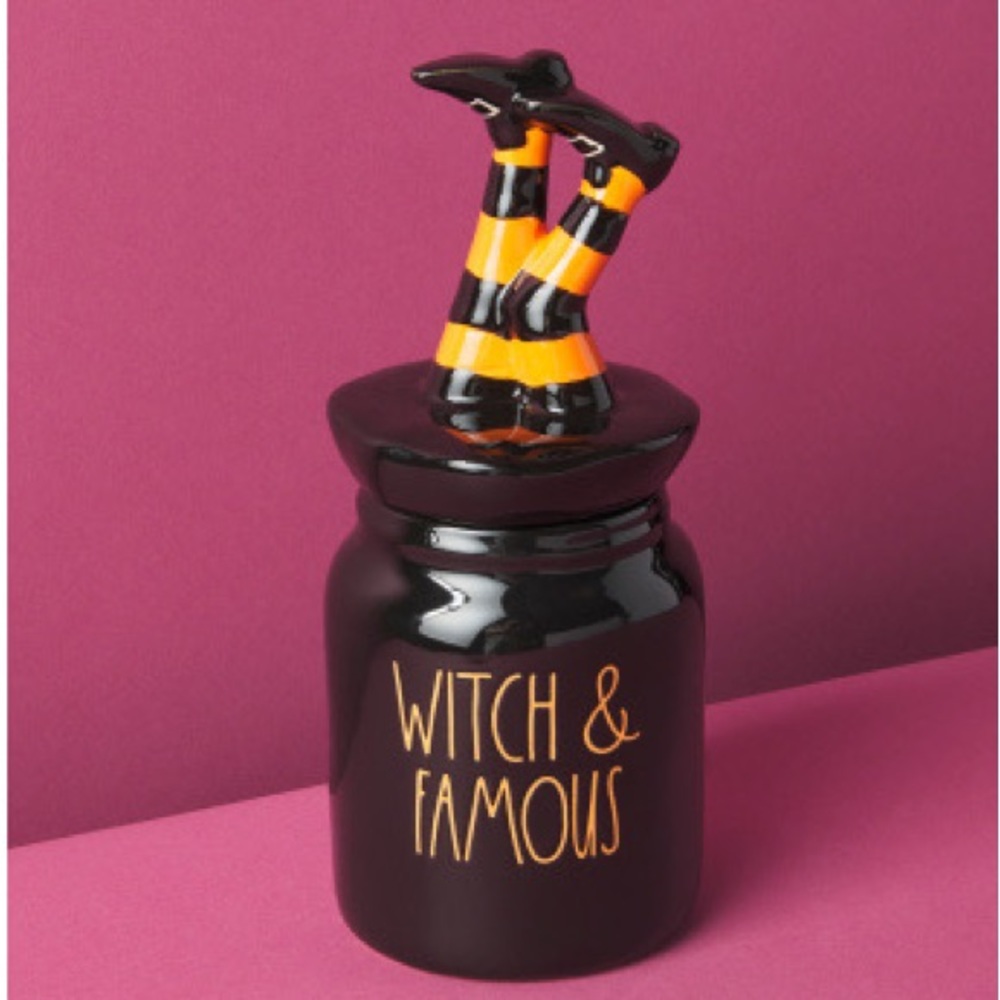 RAE DUNN
10.5in Witch And Famous Canister